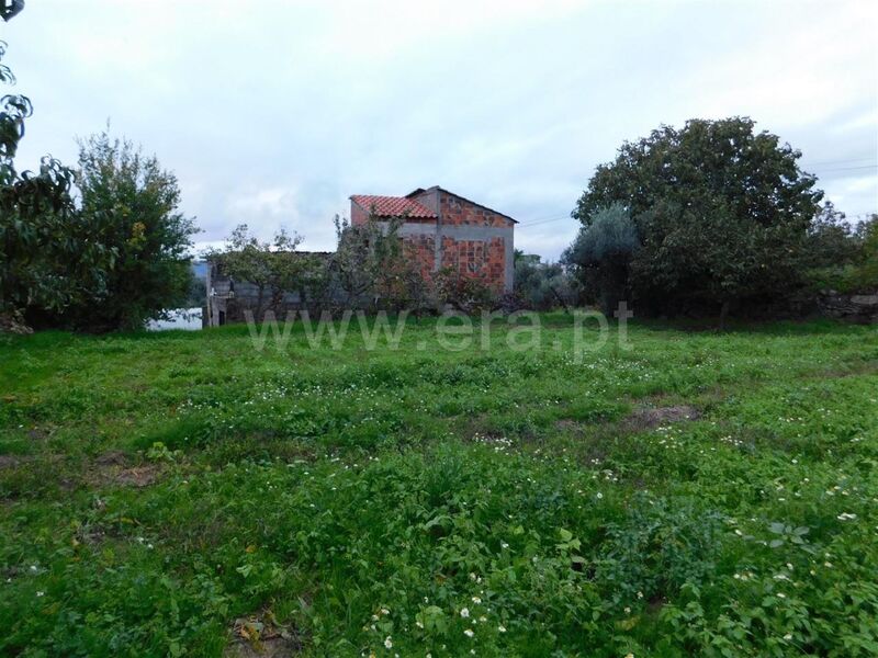 Small farm Fundão - well, construction viability, water, fruit trees, water hole