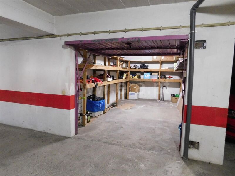 Garage with 29sqm Fundão - automatic gate