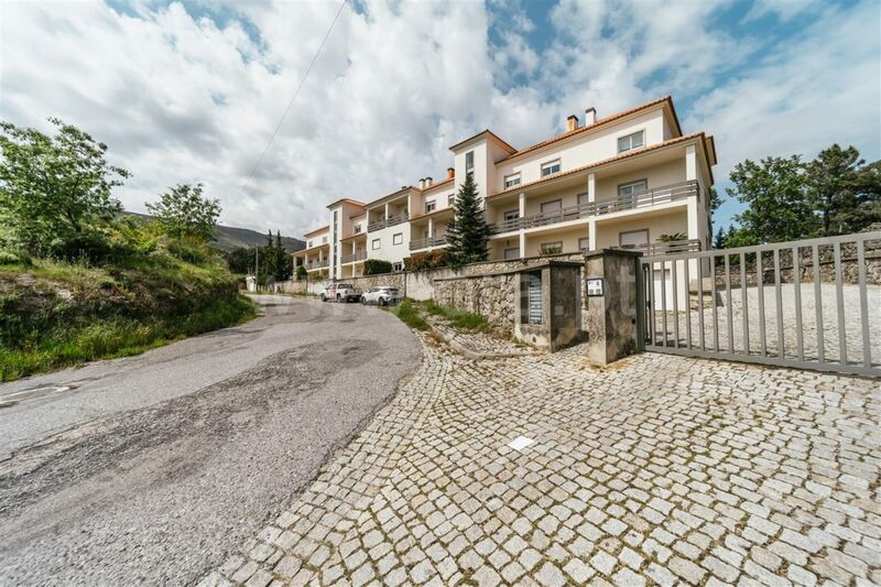 Apartment 3 bedrooms Duplex Covilhã - gardens, balconies, balcony, fireplace, air conditioning, garage
