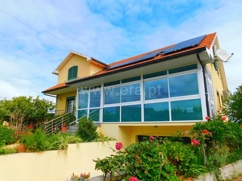 House Isolated 4 bedrooms Fundão - garden, garage, barbecue, gardens, central heating, solar panel, automatic gate, swimming pool, air conditioning, automatic irrigation system