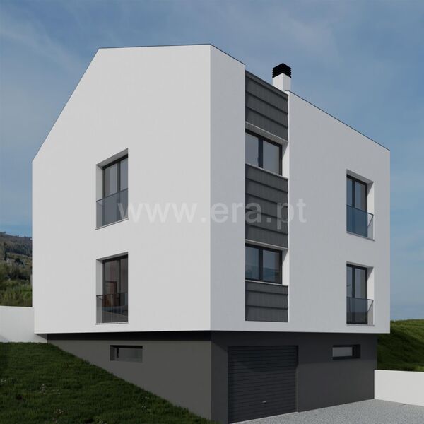Moradia em construção Aldeia de Joanes Fundão - portão automático, ar condicionado, sótão, garagem, aquecimento central, jardins