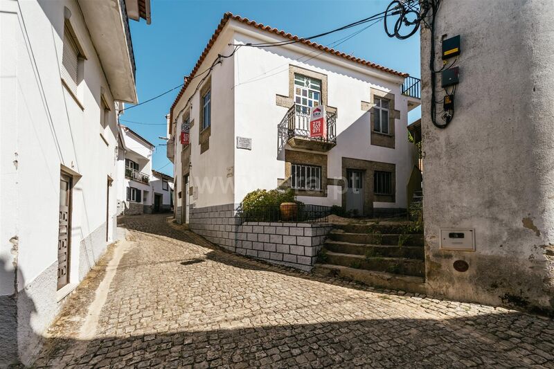House Semidetached V4 Souto da Casa Fundão - balconies, fireplace, balcony, backyard, garden, garage, gardens, attic