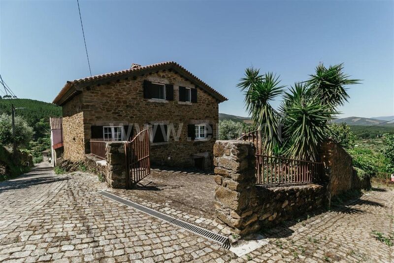 жилой дом отдельная V5 Souto da Casa Fundão - чердак, сады, барбекю, сад, камин, гараж, центральное отопление