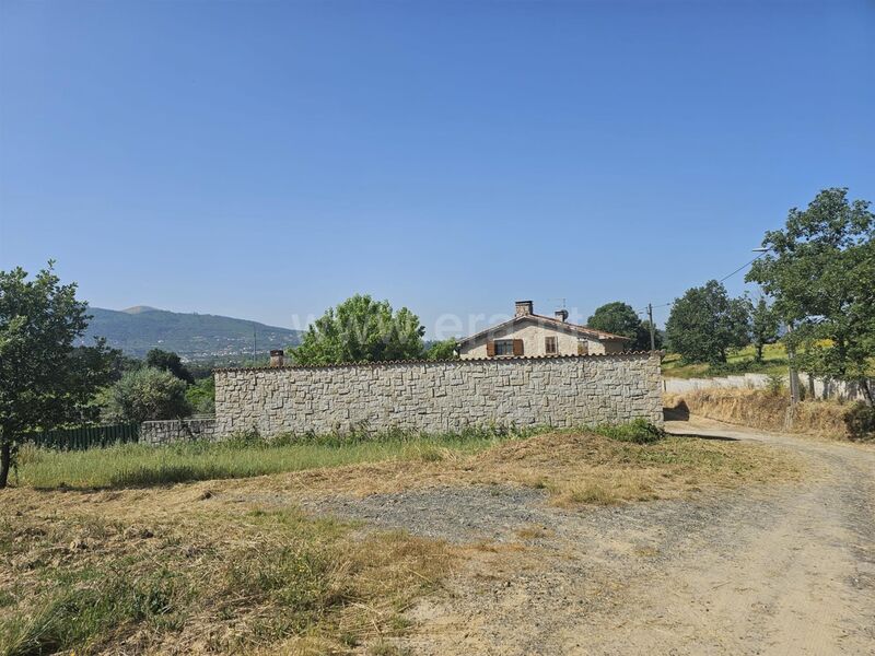 Small farm 3 bedrooms Aldeia Nova Fundão - garden, air conditioning, water hole, furnished, tank, irrigated land, olive trees, barbecue, water, fireplace, good access, automatic gate, well, fruit trees, water hole