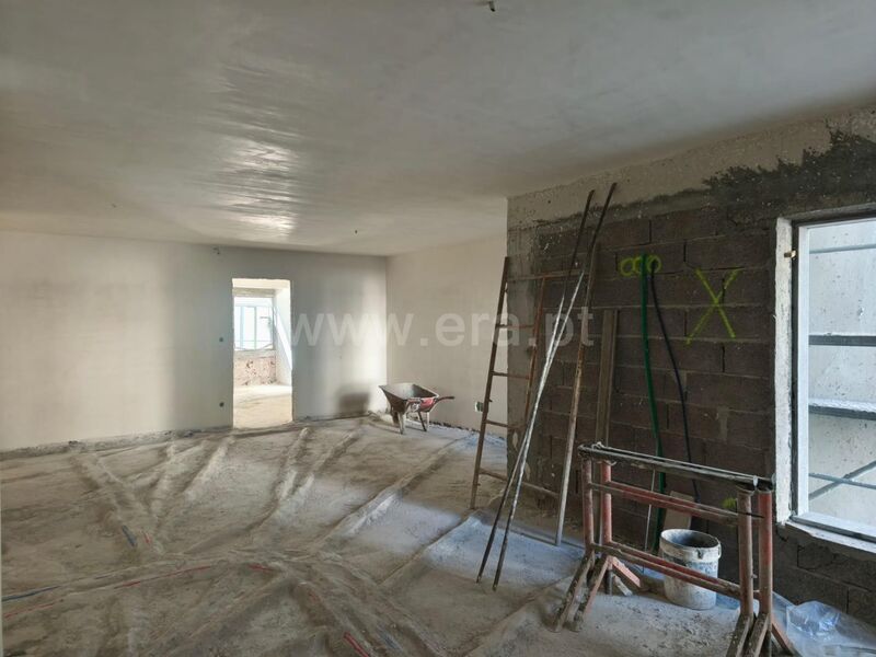 Apartamento T3 novo no centro Fundão - ar condicionado, jardins
