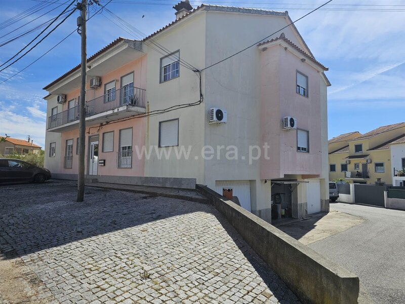 Apartment T3 / Fundão, Telhado