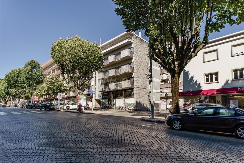 Appartement T4 au centre Fundão - jardins, balcons, climatisation