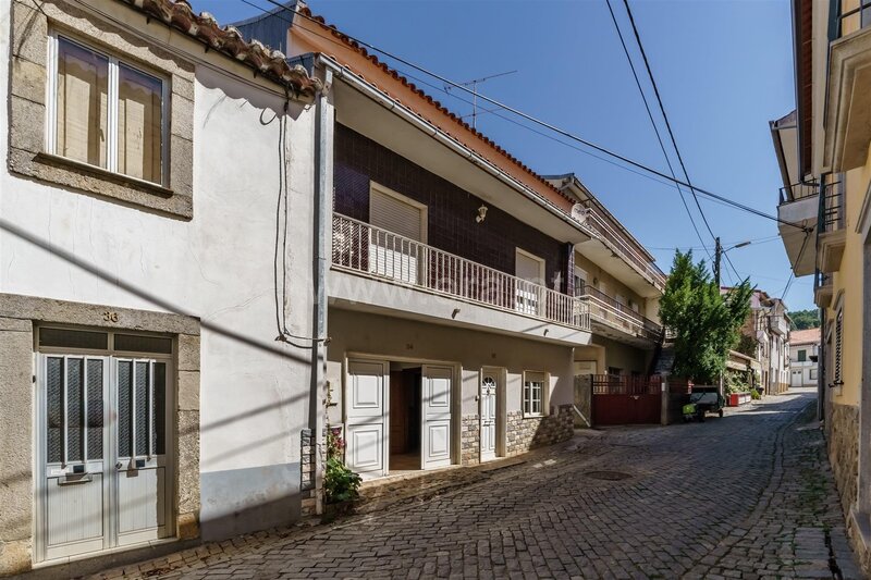 Maison V3 Souto da Casa Fundão - excellente localisation, cheminée, garage, jardins, grenier