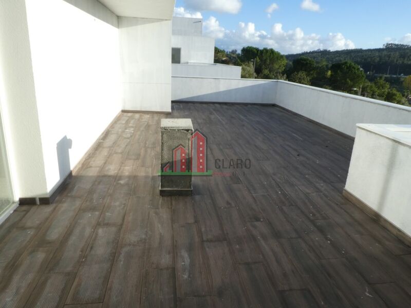 Moradia nova V5 para venda Ademia e Trouxemil Coimbra - garagem, terraço