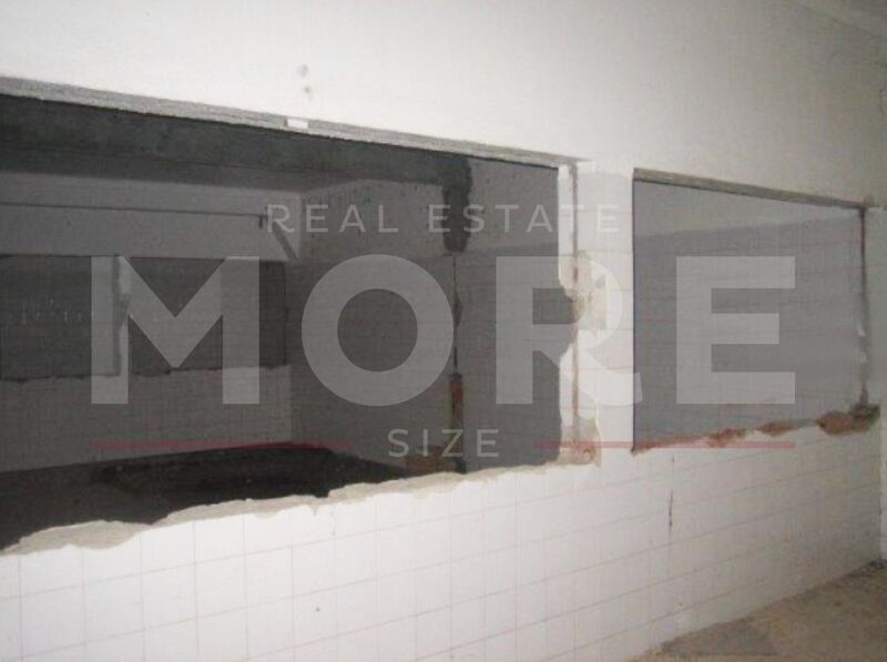 À venda Armazém Industrial com 561m2 Montoito Redondo
