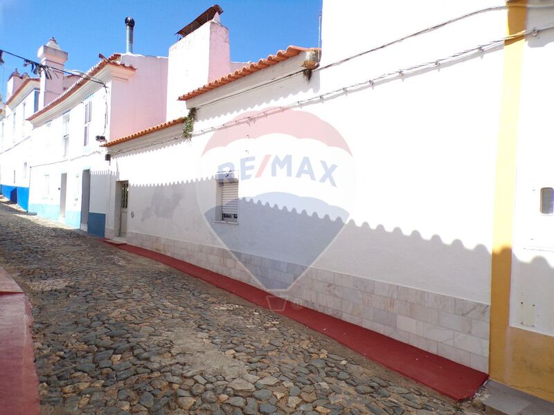 Para venda Moradia V3 Veiros Estremoz - quintal, terraço