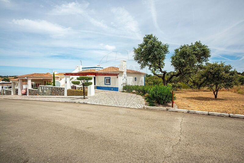House V3 Redondo - terrace, swimming pool, barbecue, fireplace, automatic irrigation system, alarm, air conditioning, backyard, garden