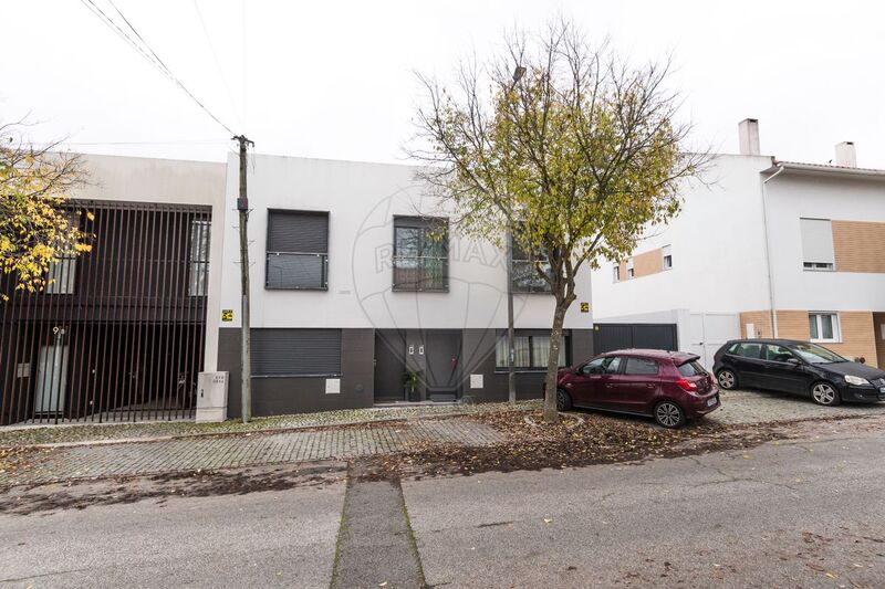 Moradia V2 bem localizada Évora - quintal, jardim