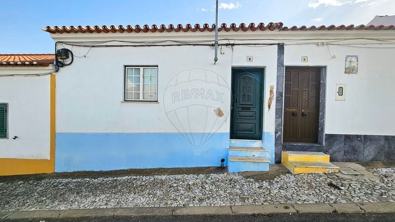 House Single storey V2 Viana do Alentejo - garage, backyard