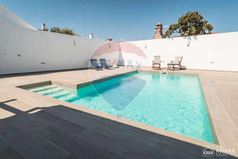 Moradia Rústica V4 Reguengos de Monsaraz para vender - piscina, painéis solares, terraço, garagem, portão automático, ar condicionado