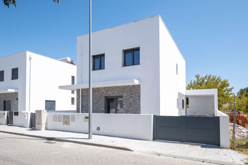 House 4 bedrooms Isolated in the center Évora