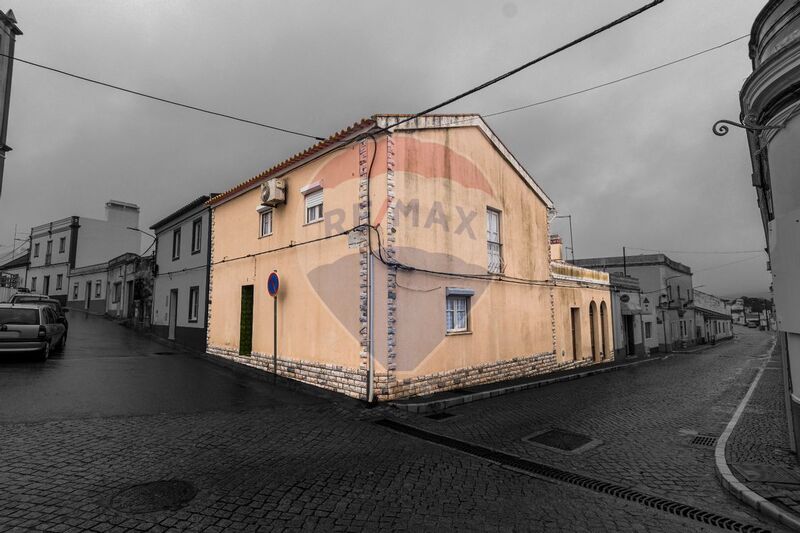 Moradia no centro V4 para venda Santiago do Escoural Montemor-o-Novo - terraço