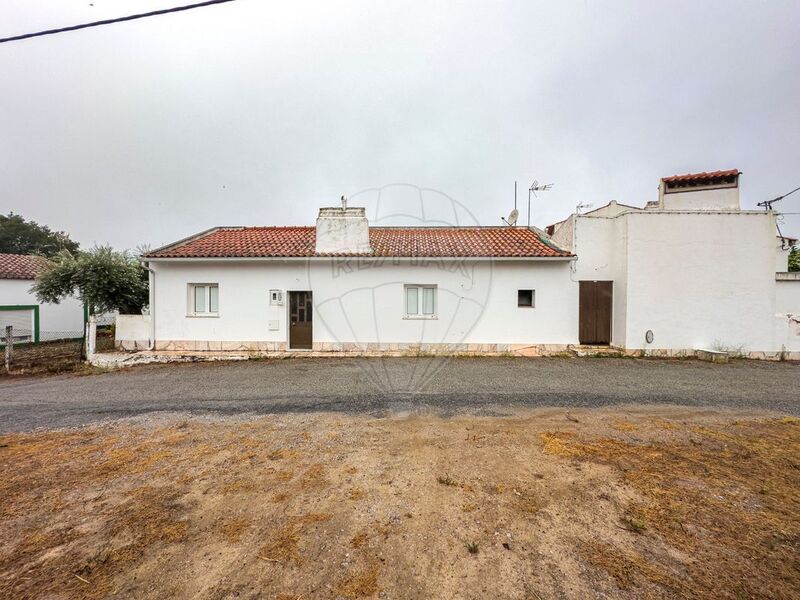 House 7 bedrooms Évora - garage, equipped kitchen