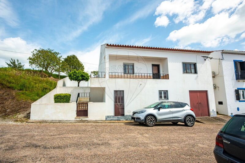 House Renovated V2 Arraiolos - backyard, garden, garage, quiet area, balcony, attic
