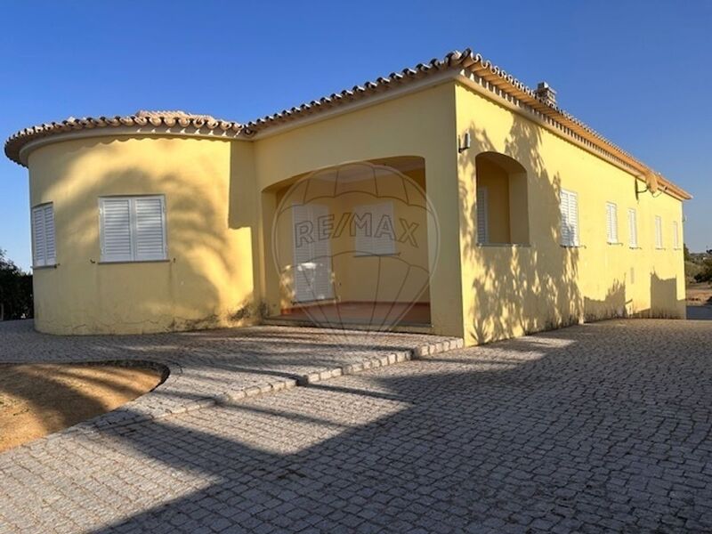House 4 bedrooms Reguengos de Monsaraz - swimming pool, central heating, garage, equipped kitchen, garden