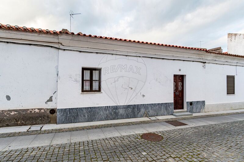 House in the center V2 Viana do Alentejo - backyard