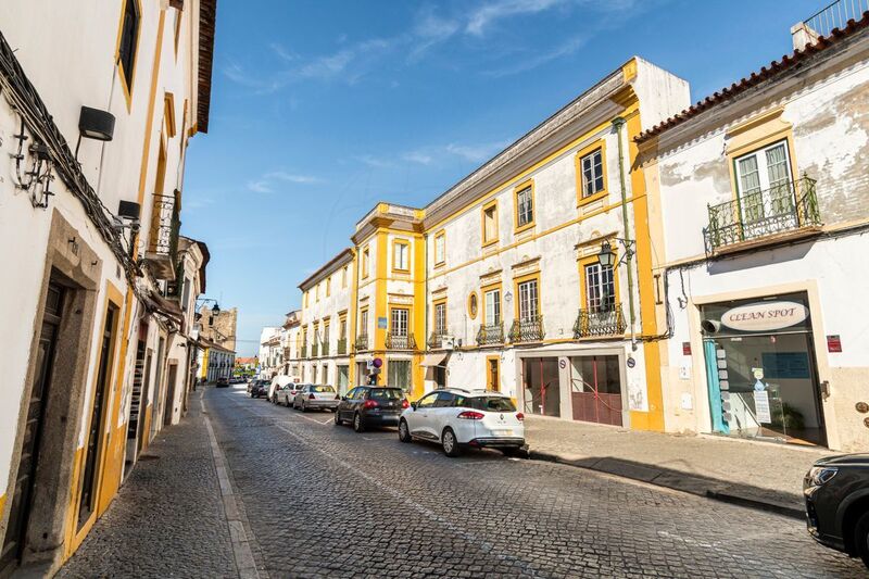 Prédio Évora