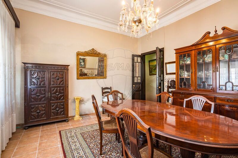 House in the center 6 bedrooms Vendas Novas - fireplace, marquee, garage, garden, terrace, tiled stove, attic