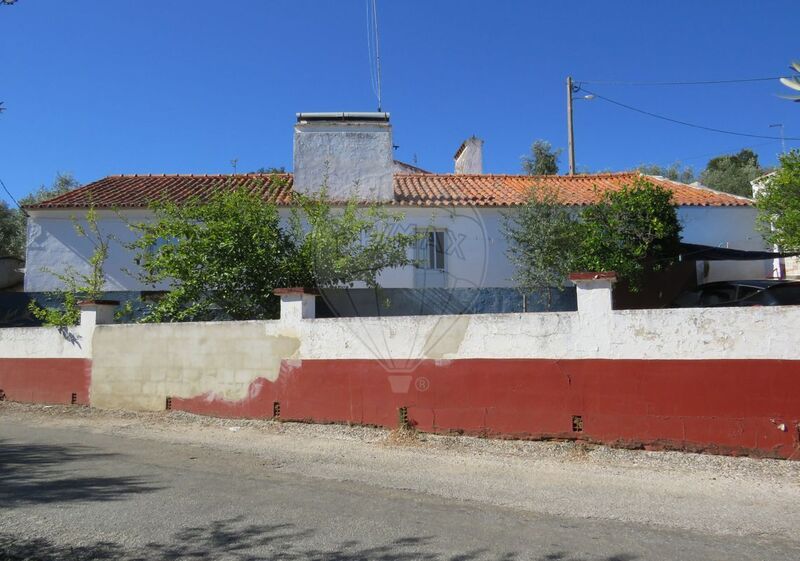 House V3 Rio de Moinhos Borba - garage