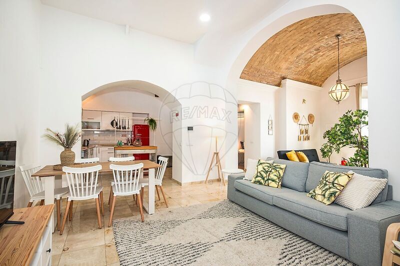 House V2 Refurbished in the center Évora