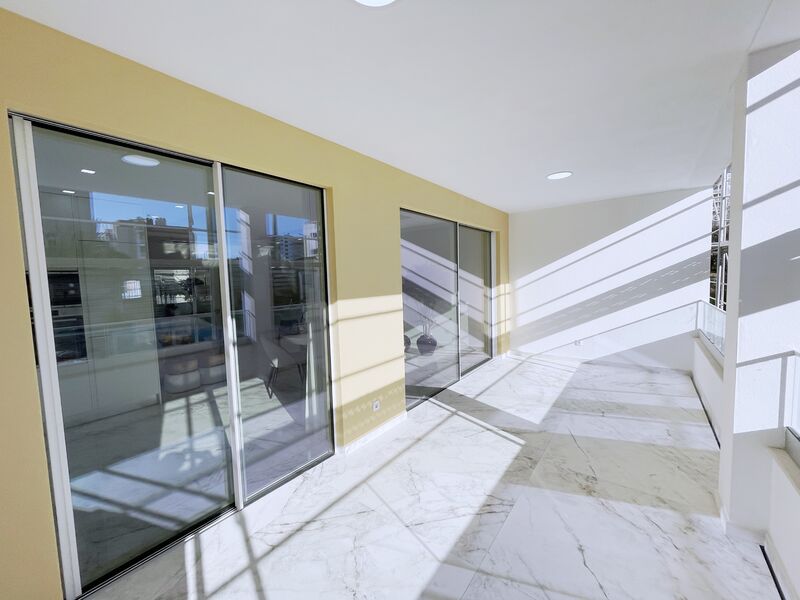 Apartamento novo no centro T2 Ameijeira São Gonçalo de Lagos - caldeira, ar condicionado, painéis solares, terraço, piscina, vidros duplos