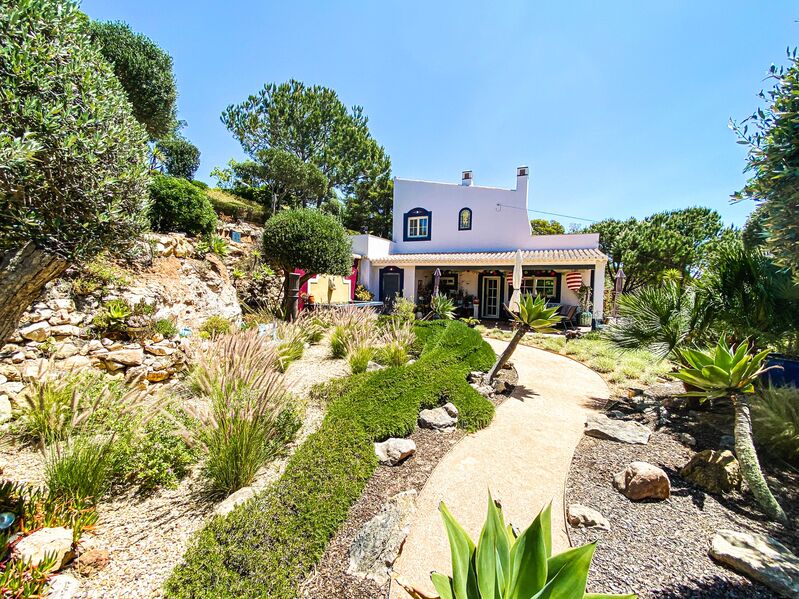 Casa V2 Zavial Vila do Bispo para vender - cozinha equipada, terraços, jardim, painéis solares, lareira, arrecadação