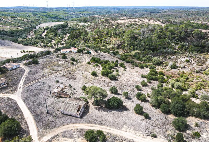 Terreno Agrícola com 211750m2 Bordeira Aljezur