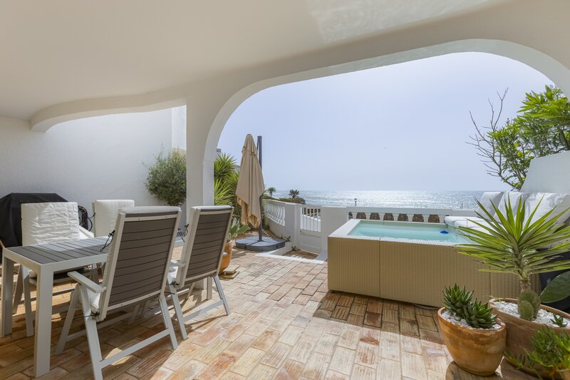 Apartment 2 bedrooms Praia da Luz Lagos - equipped, fireplace, garden, swimming pool