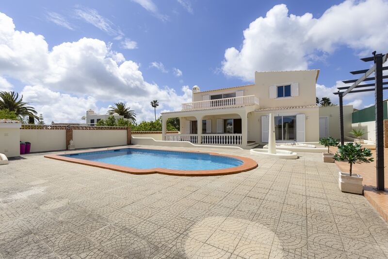 Moradia V2+2 Montinhos da Luz Lagos - arrecadação, varanda, piscina, lareira, bbq, garagem, vista mar
