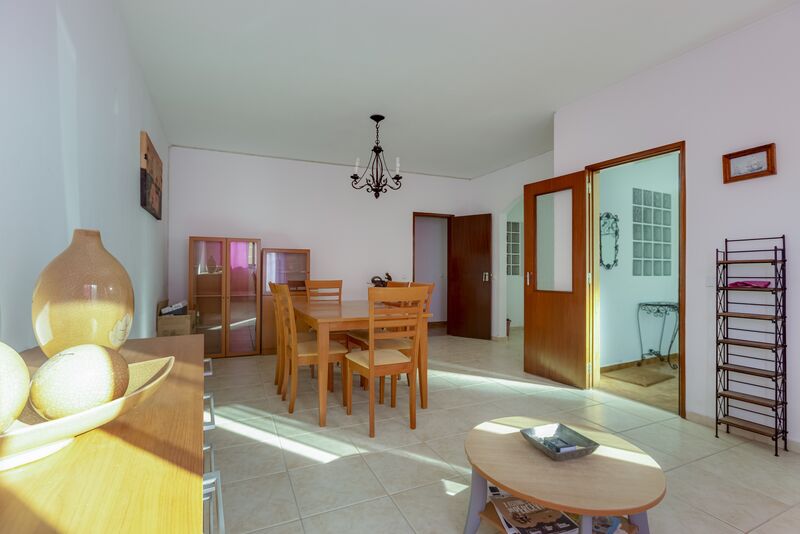 Moradia V3 no centro Vila do Bispo - quintal, sótão