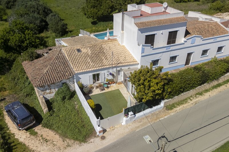 House Modern 2 bedrooms Montinhos da Luz Lagos - fireplace, equipped kitchen, countryside view, garden, terrace, double glazing, store room