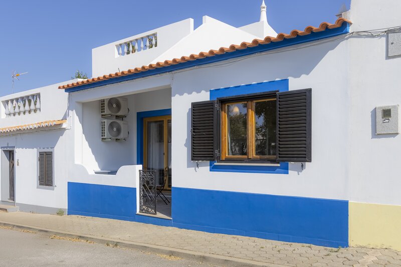 House Renovated 3 bedrooms Espiche Luz Lagos - terrace, backyard, air conditioning