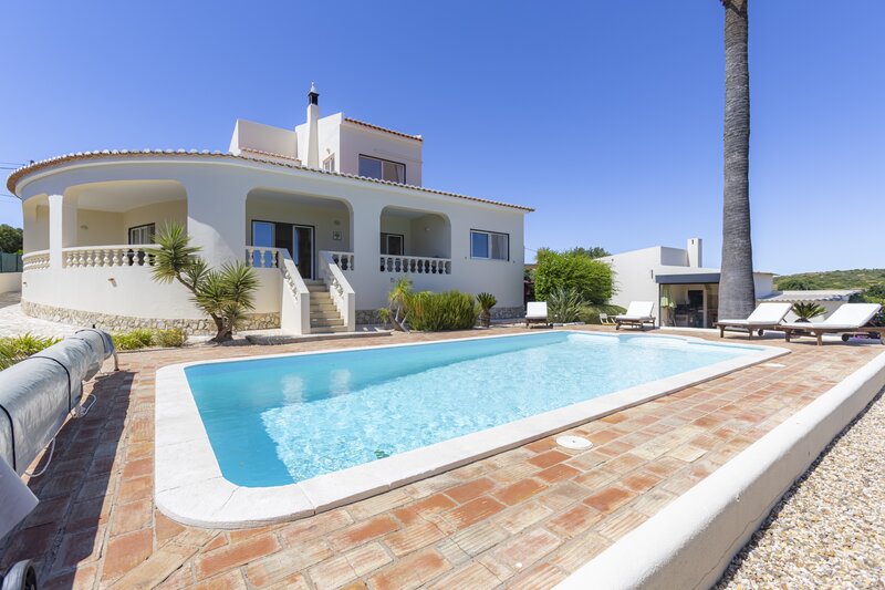 House in the countryside 4 bedrooms Burgau Luz Lagos - garage, barbecue, swimming pool, garden, balcony