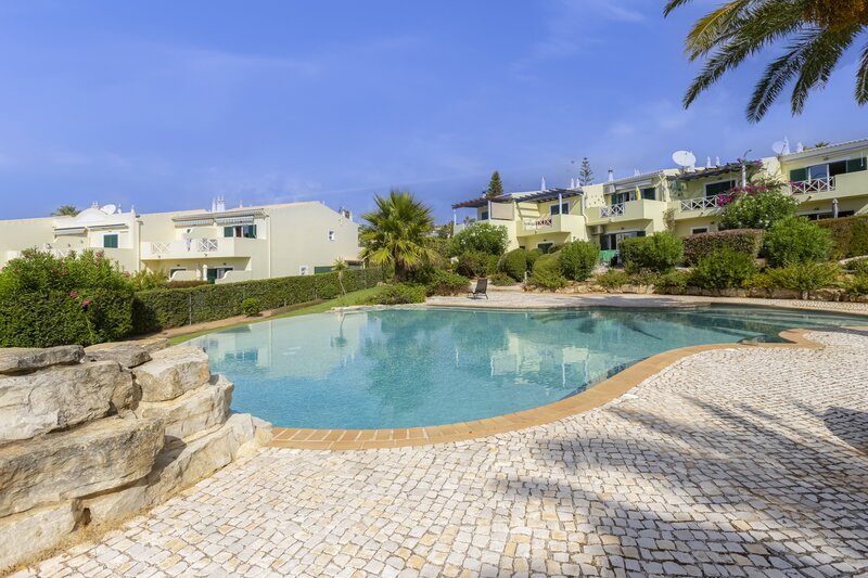 House 2 bedrooms Modern Rua Monte Lemos Luz Lagos - air conditioning, terraces, swimming pool, gardens
