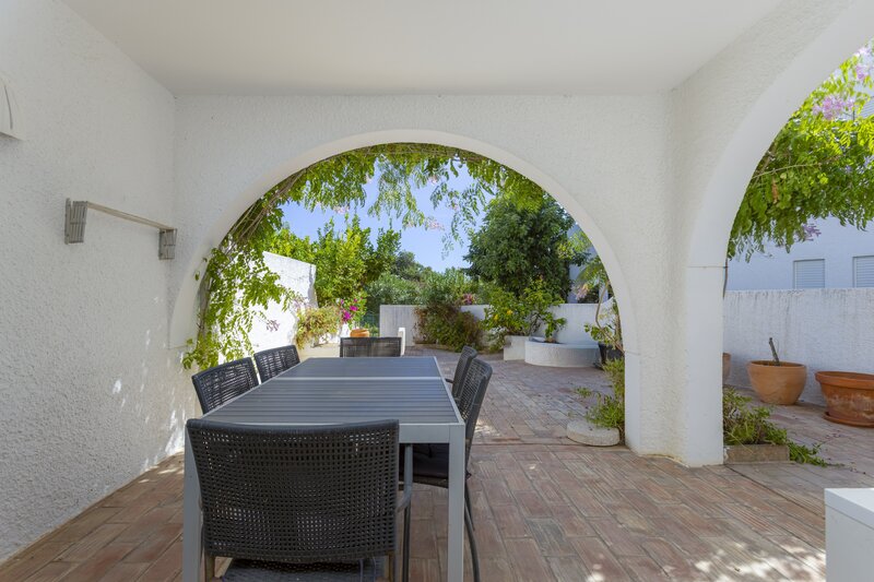 Apartment 2 bedrooms Luz Lagos - great location, gardens, air conditioning