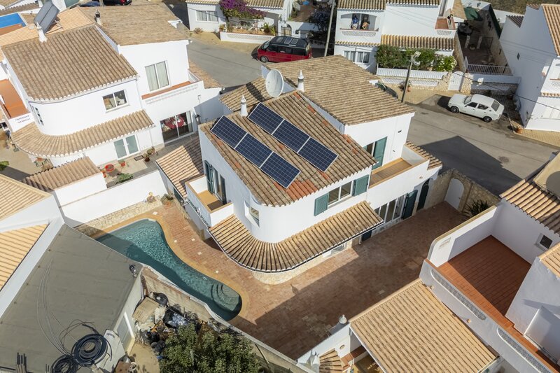 House 4 bedrooms Renovated Almadena Luz Lagos - swimming pool, terraces, fireplace, solar panels, garage