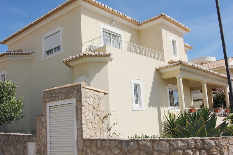 House near the beach 5 bedrooms Praia do Vau Portimão - quiet area, garage, gardens, balconies