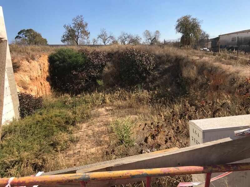 Lote de terreno com 1130m2 Calvário Lagoa (Algarve)