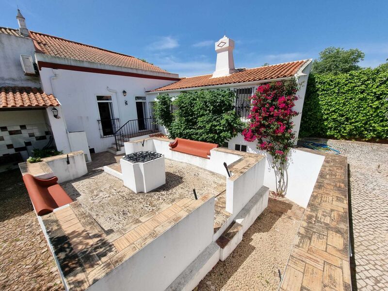 Moradia V3 Antiga Silves - jardim