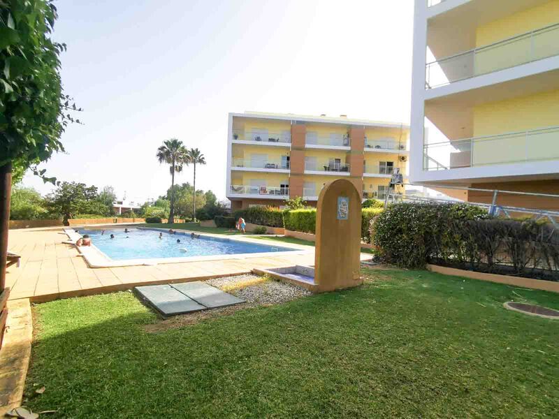 Apartment 2 bedrooms Modern Quinta do Caneco Portimão - equipped, gated community, parking space, swimming pool, store room, gardens, garage, balcony