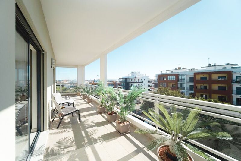 Apartment T3 Portimão - sea view, equipped, terrace, furnished, air conditioning, garage, balconies, balcony