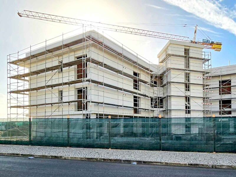 Apartamento T3 de luxo Meia Praia São Gonçalo de Lagos - ar condicionado, jardim, condomínio fechado, piscina, terraço, piso radiante, 2º andar, churrasqueira