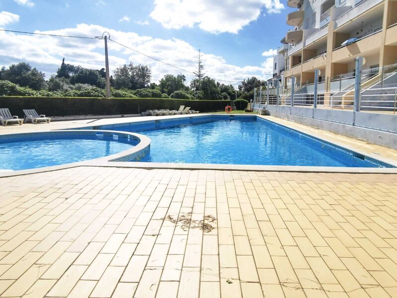 Apartamento T1 perto da praia Amoreiras Alvor Portimão - cozinha equipada, condomínio fechado, varanda, piscina