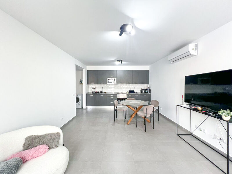 Apartment T1 Modern Portimão - air conditioning, solar panels, garage