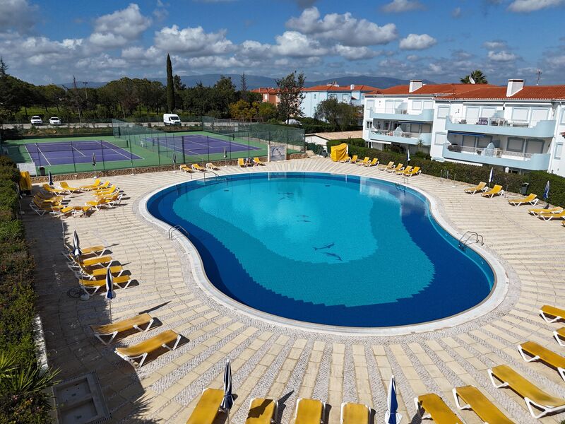 Apartamento T2 Portimão - condomínio privado, ar condicionado, ténis, piscina, alarme, excelente localização, parque infantil